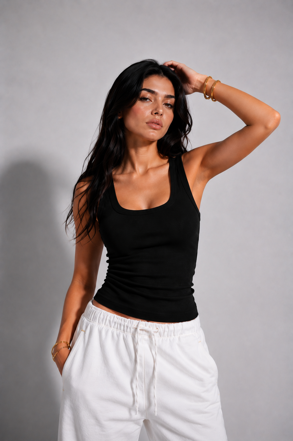 BLACK TANK TOP