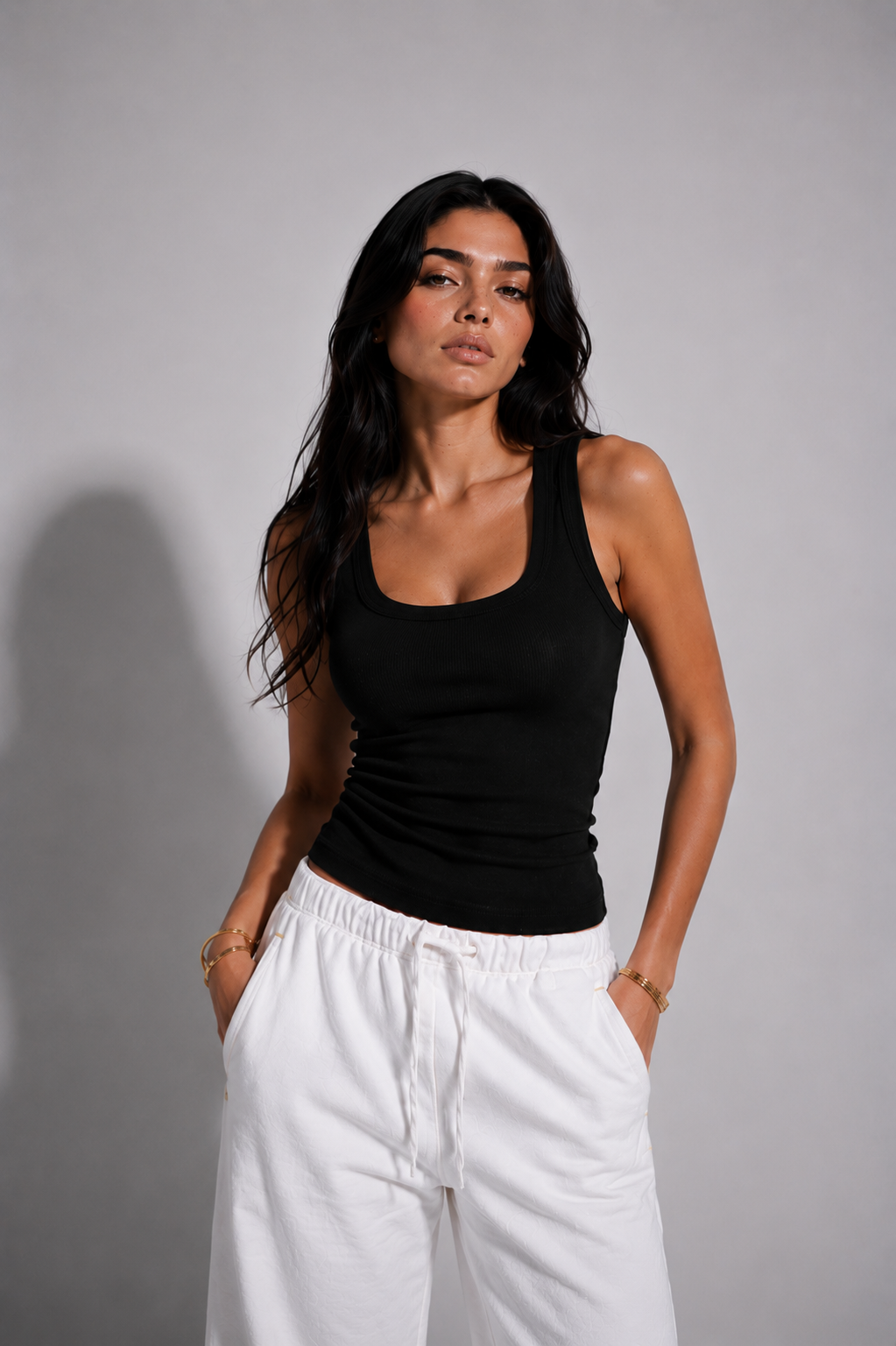 BLACK TANK TOP