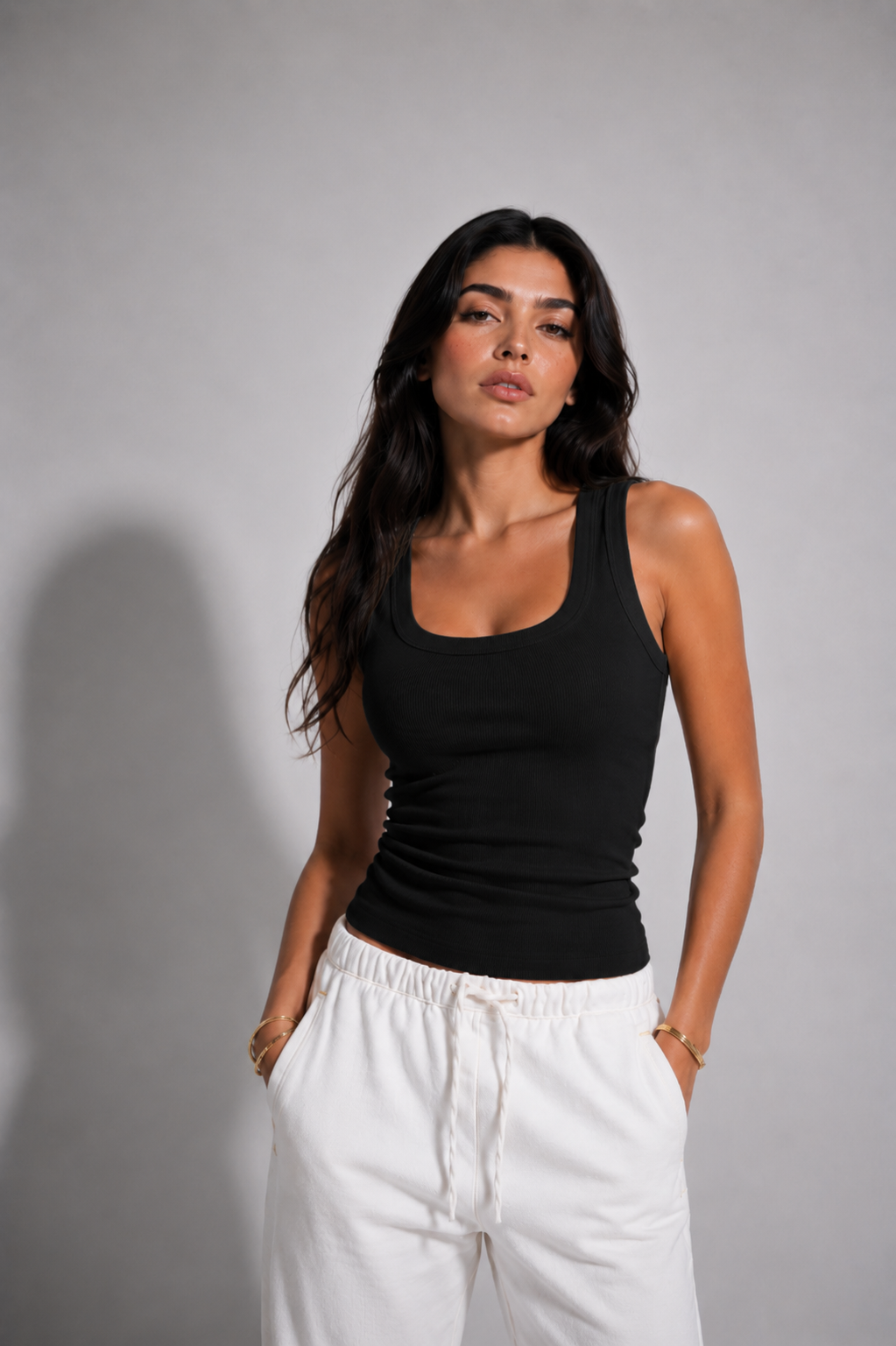 BLACK TANK TOP